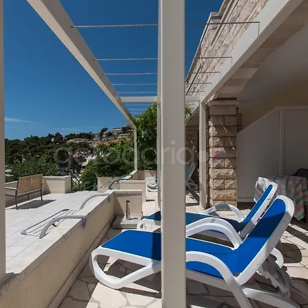 Apartment Beachfront Ljubica Brela