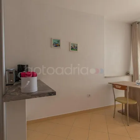 Apartment Beachfront Ljubica *