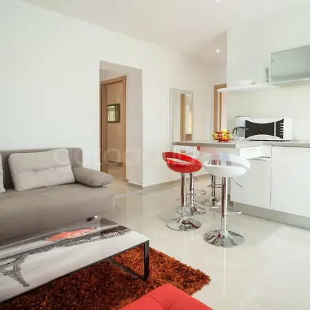 Apartment Beachfront Ljubica