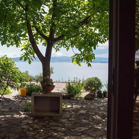 Beachfront Ljubica Brela